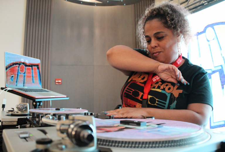 Nation Wide Sound DJ's DJ on Turntables Pro-Am Expo Miami